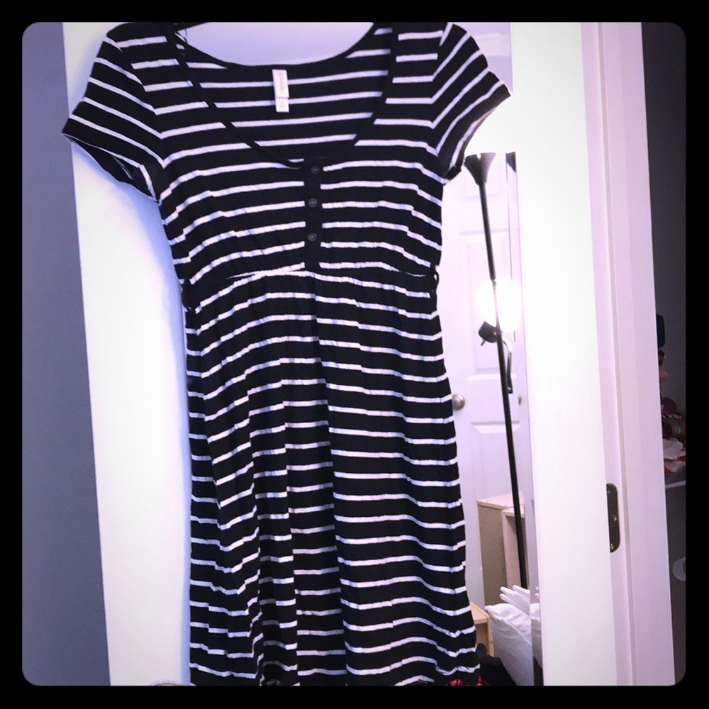 Everyday short sleeve dress
